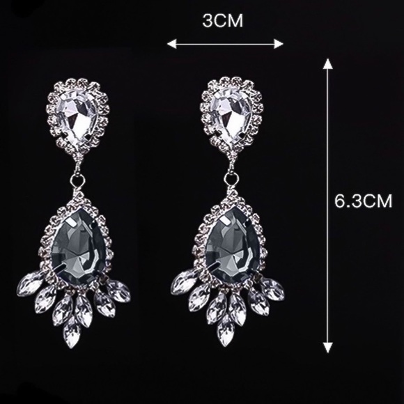 2/$20! Grey Crystal Gem Silver Earrings - Picture 5 of 6